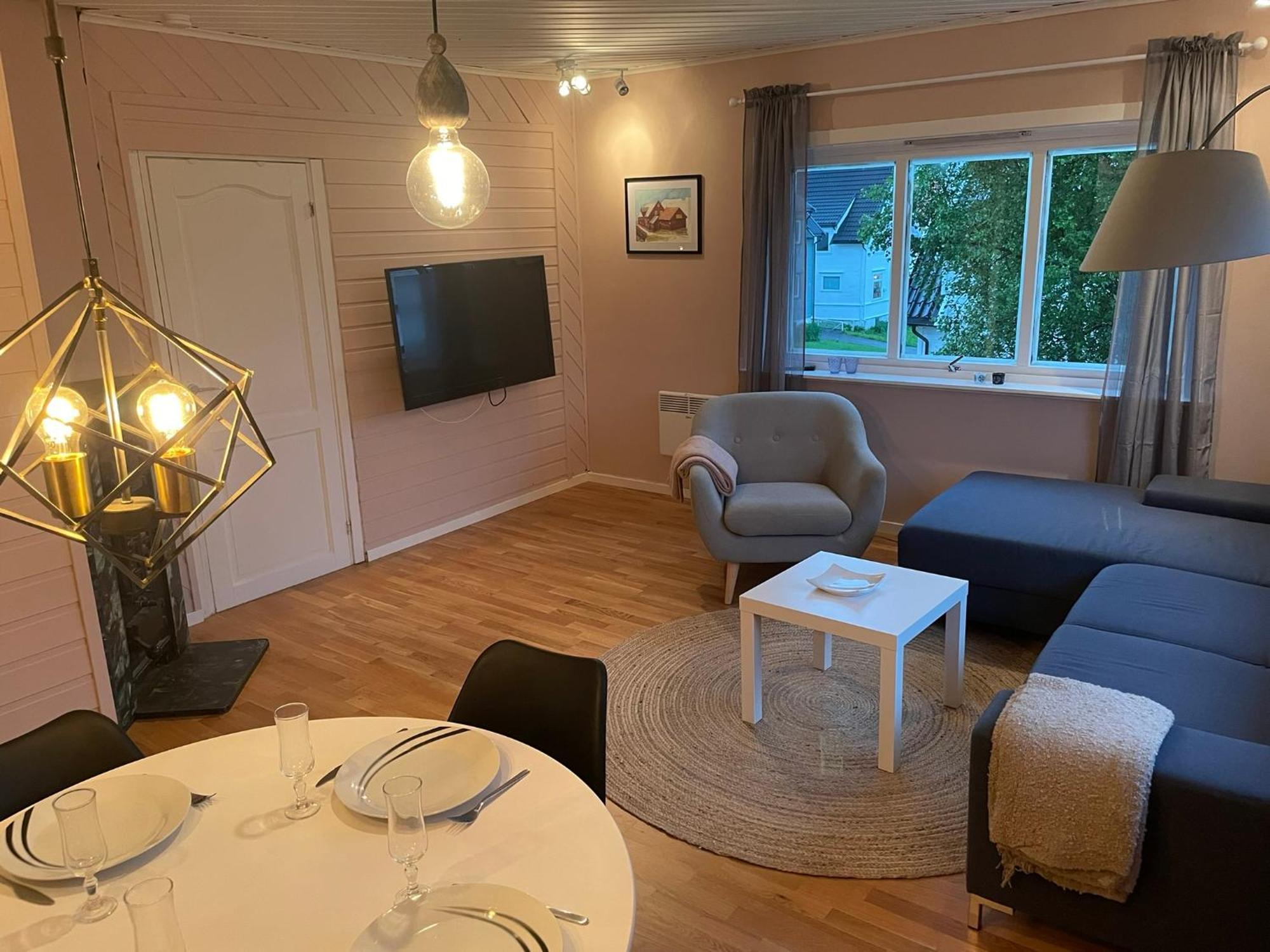 Centrally Located Apartment In Classic Townhouse Tromsø Exterior foto